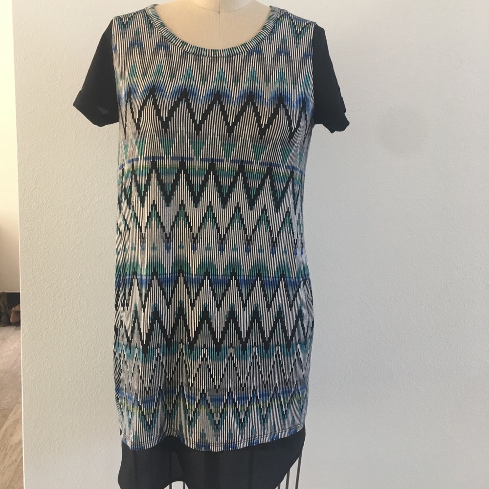 Loveappella Graphic Print Tunic